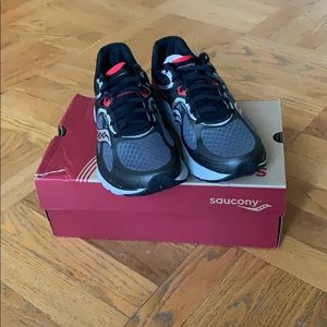 NWT men’s exercise sneakers